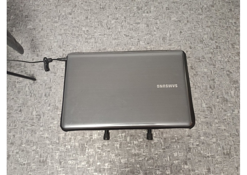 Продам ноутбук SAMSUNG NP355V5C